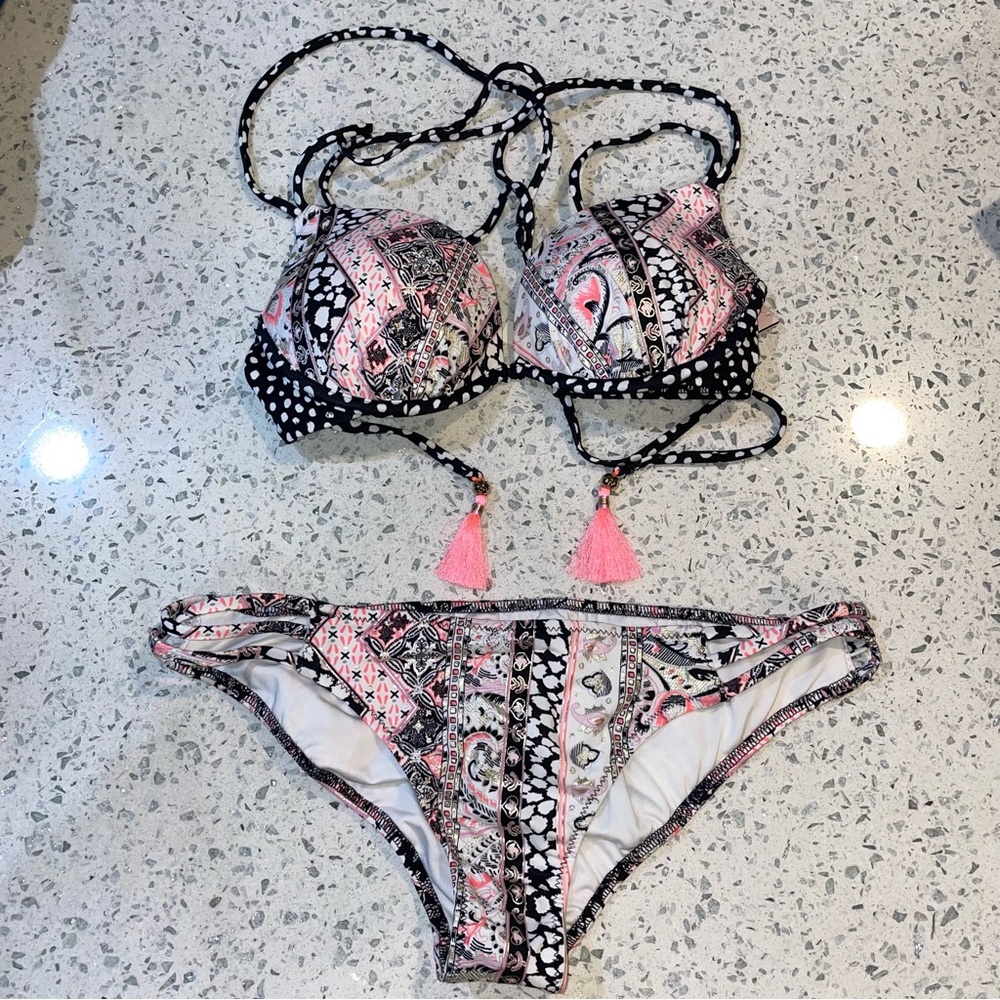 Victoria’s Secret Bikini Set👙